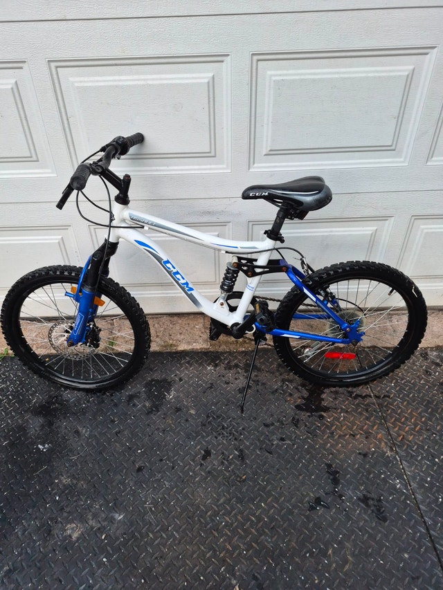 20'' CCM Assault Dual Suspension White Bicycle
