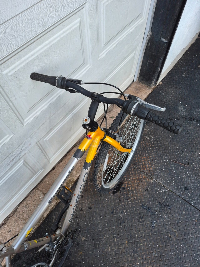 26'' Norco Pinnacle Mountain Bike Gray/Yellow - photo 4