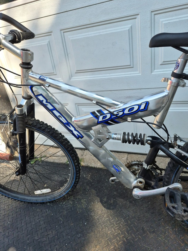 24'' wheels aluminum dual suspension mountain bike silver MGX D5 - photo 3