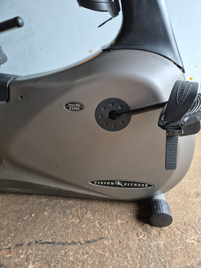 Vision Fitness R2000 Recumbent Exercise Bike - photo 2