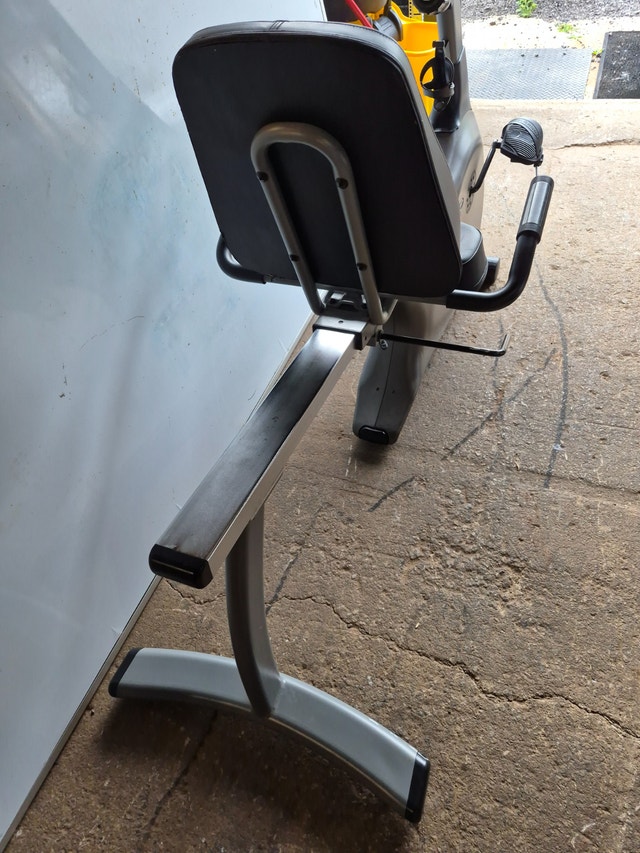 Vision Fitness R2000 Recumbent Exercise Bike - photo 5
