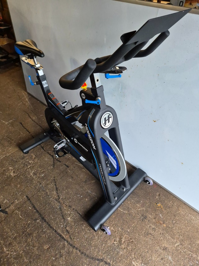 Horizon Indoor cycle upright stationary bicycle