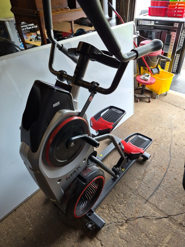Bowflex M5 max trainer stair climber workout machine- LIKE NEW