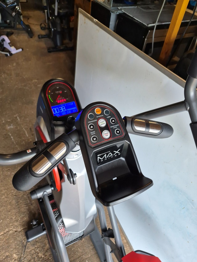 Bowflex M5 max trainer stair climber workout machine- LIKE NEW - photo 2