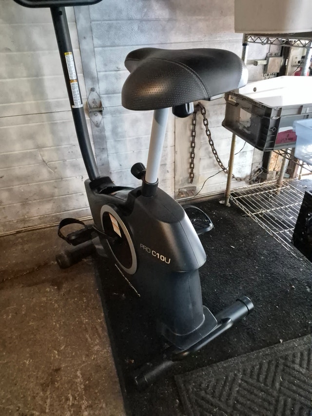 ProForm C10U Upright Stationary Exercise Bike - photo 3