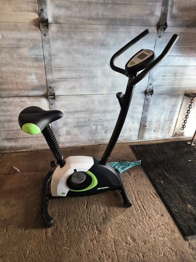 Advantage Fitness 488 Upright Exercise Bike