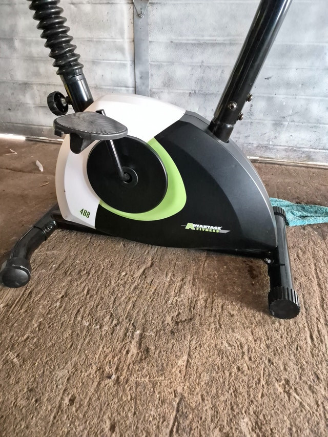 Advantage Fitness 488 Upright Exercise Bike - photo 4