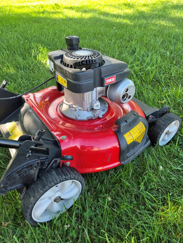 Gas Lawnmower 21'' Yard machines push mower, MULCH & BAG - photo 5