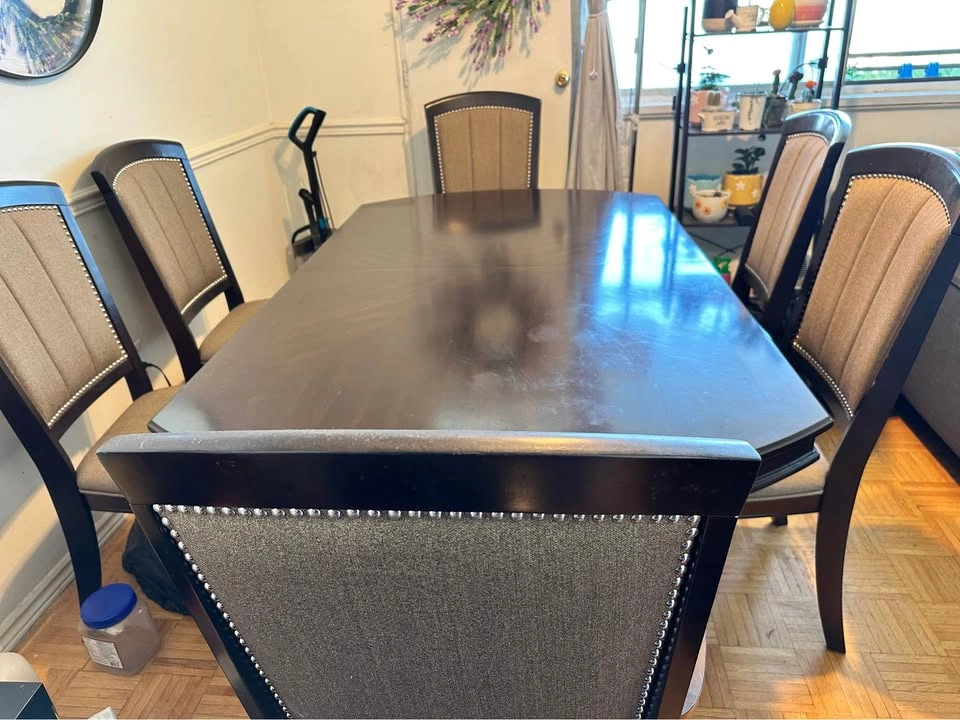 Leon’s Solid Wood Dining Table Set with 6 Chairs - photo 4