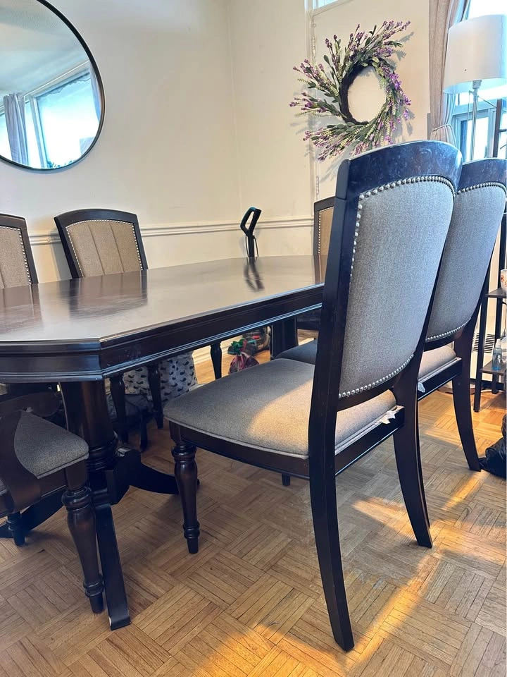 Leon’s Solid Wood Dining Table Set with 6 Chairs - photo 5