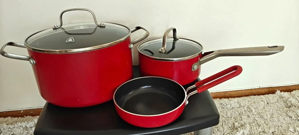 Red Volcano 3-Pc Cookware Ceramic Nonstick Set (Perfect Insides)