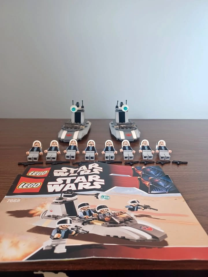Rebel Scout Speeder 2X (7668)