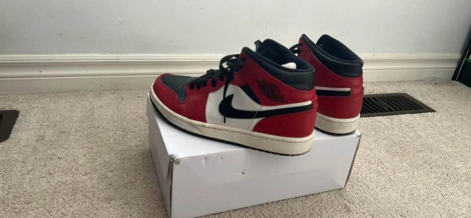 Air Jordan 1 Mid red black and white - photo 2