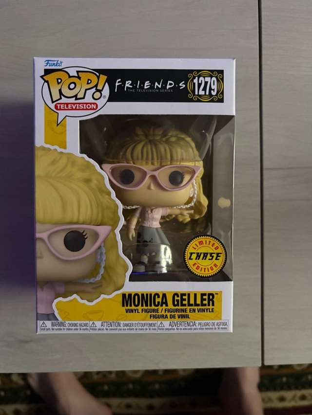 Funko friends Monica geller chase