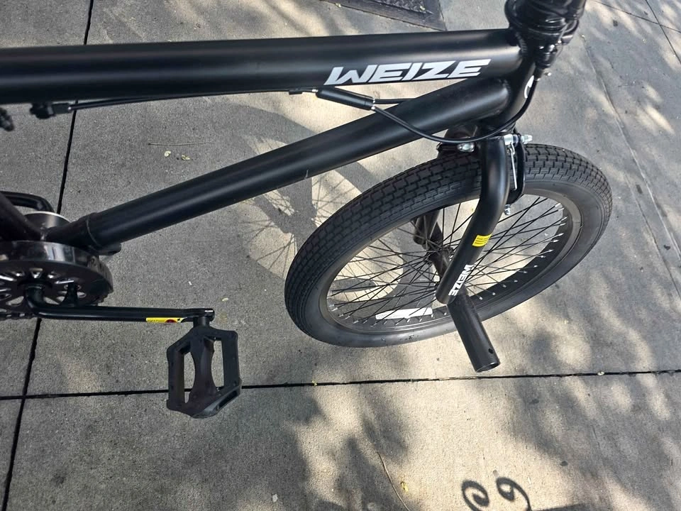 Like New WEIZE 20" BMX Bike – Barely Used