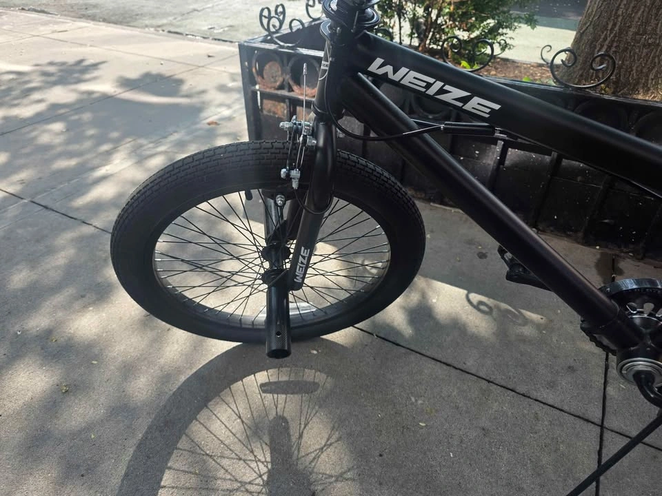 Like New WEIZE 20" BMX Bike – Barely Used - photo 3