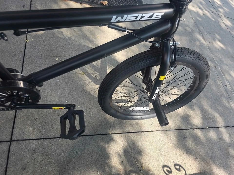 Like New WEIZE 20" BMX Bike – Barely Used - photo 4