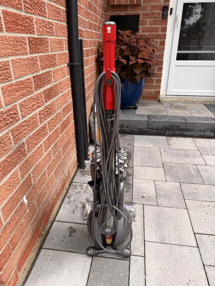 Dyson DC77 Ball Upright Vacuum – Corded Bagless Vacuum - photo 4