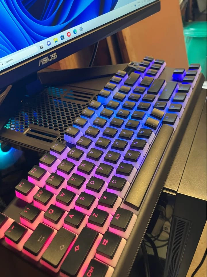 SteelSeries Apex Pro TKL — Mechanical Keyboard, RGB, New Keycaps - photo 3