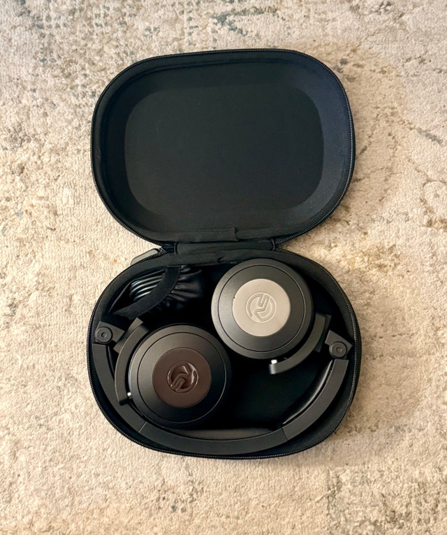 Genuine Range Rover SV Wireless Headphones BRAND NEW