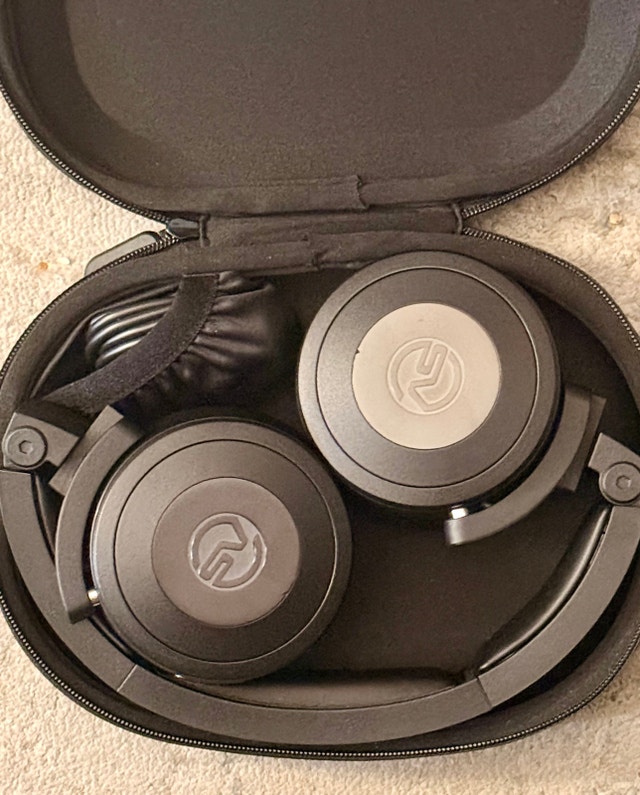 Genuine Range Rover SV Wireless Headphones BRAND NEW - photo 3