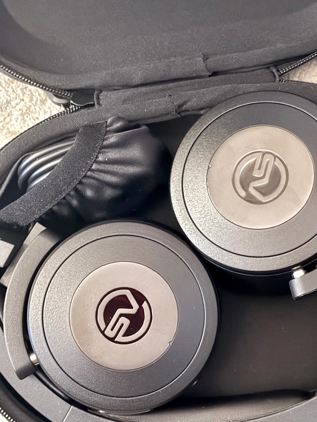 Genuine Range Rover SV Wireless Headphones BRAND NEW - photo 4