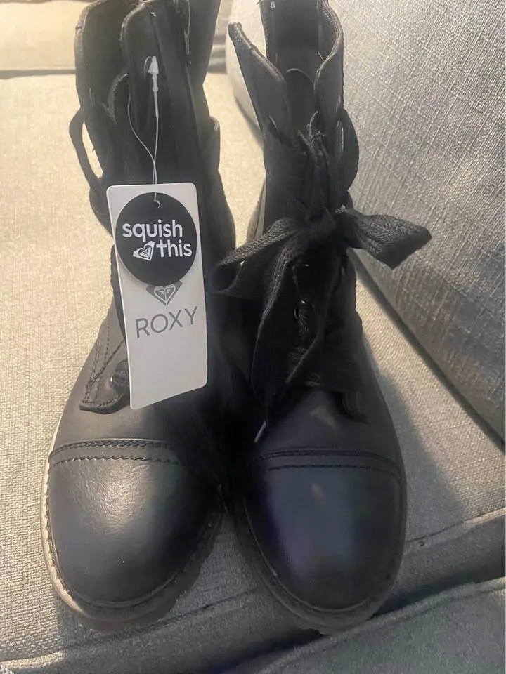 Ladies Roxy boots brand new thumbnail