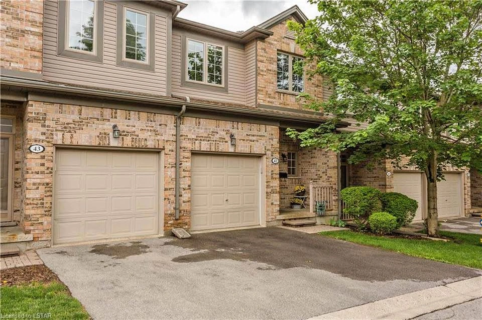 4 Beds 3.5 Baths - House