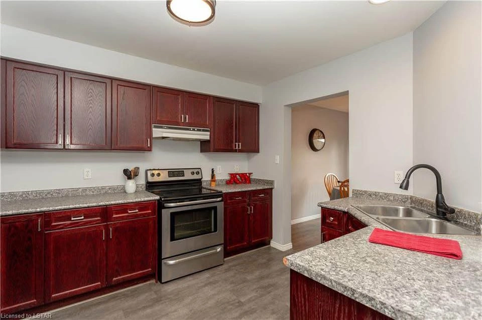4 Beds 3.5 Baths - House - photo 5