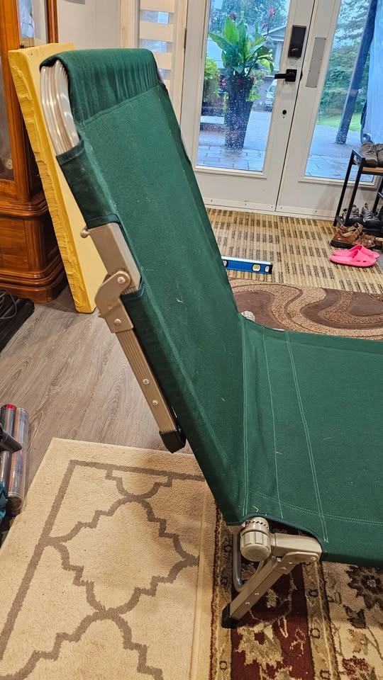 Folding Camping Cot / Portable Sleeping Stretcher Bed – Green - photo 3