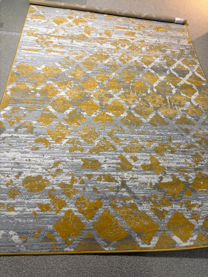 Light grey and yellow rug 9ft X 6 ft - photo 2