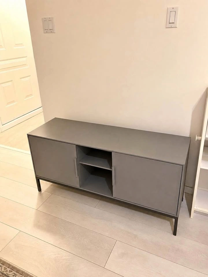 TV Bench / TV Cabinet – Excellent Condition