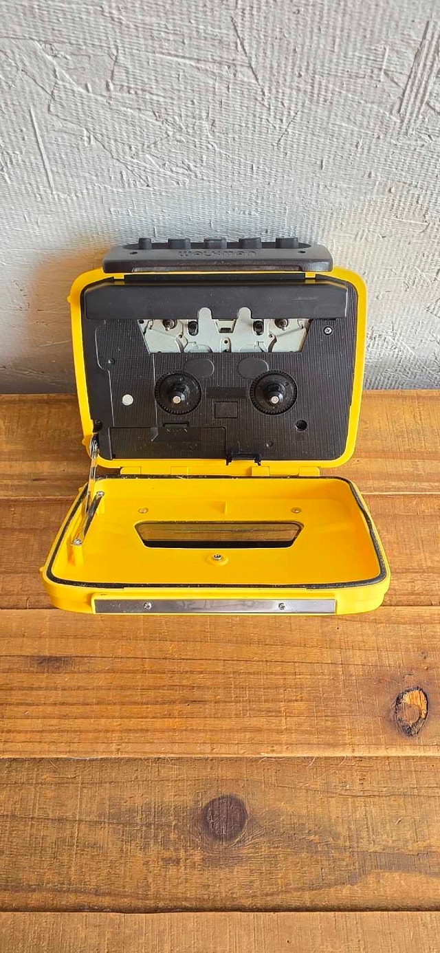 Sony WM-A53 Walkman Cassette Player Sports - photo 3