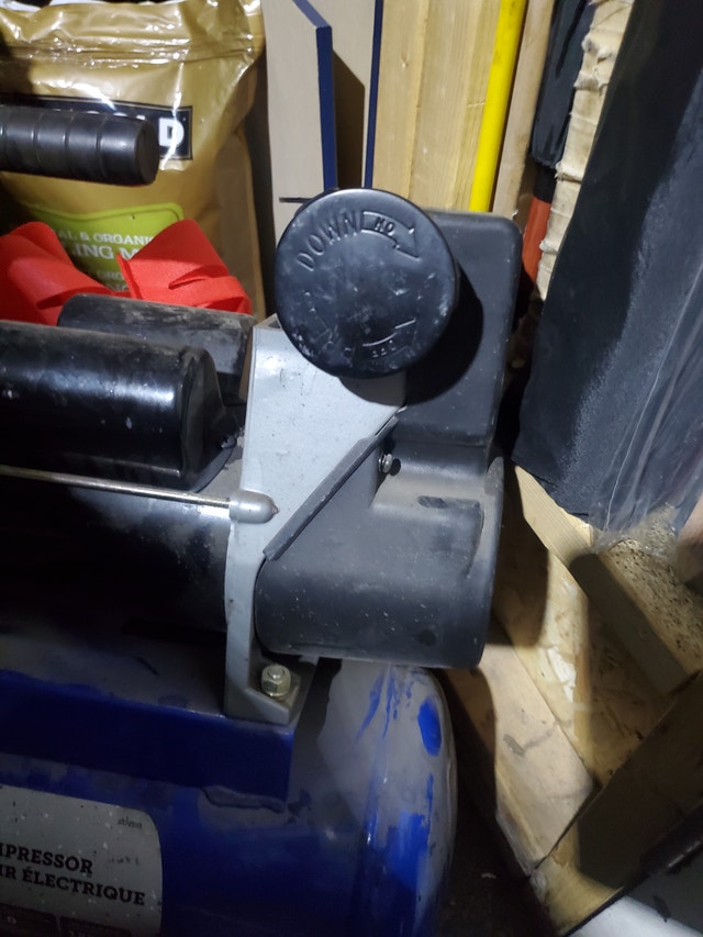 Air Compressor - photo 3