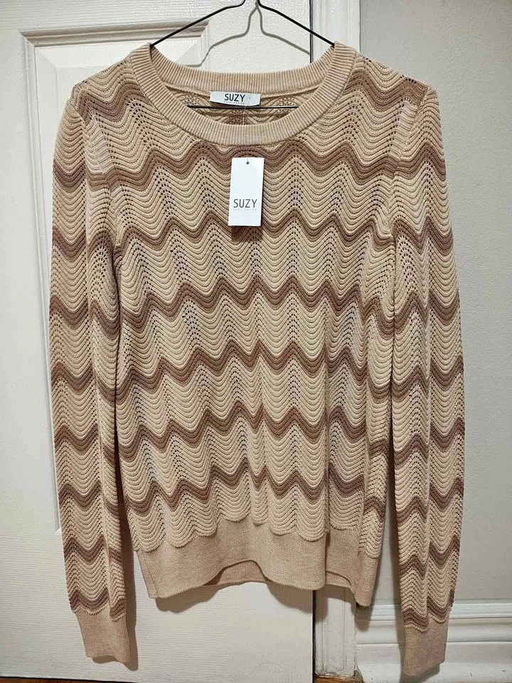 SUZY Women's Knit Sweater – XS – Brand New with Tags