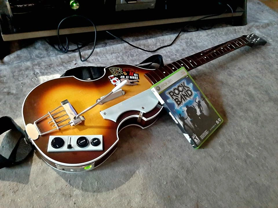 Xbox 360 Beatles Rock Band Hofner Bass Guitar Controller