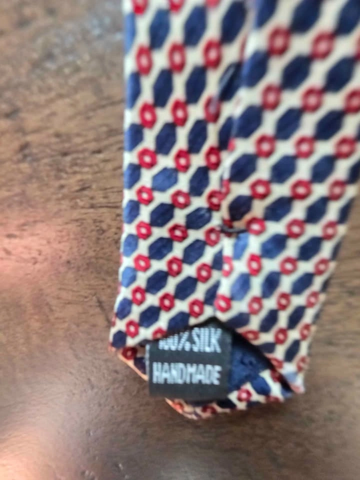 Versace Classic V2 Silk Necktie – Geometric Pattern - photo 2
