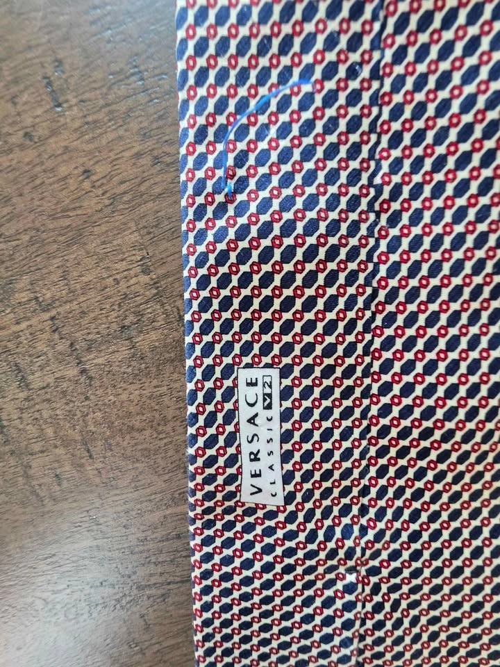 Versace Classic V2 Silk Necktie – Geometric Pattern - photo 4