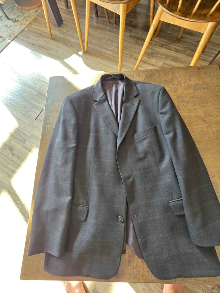 Hugo Boss Wool & Cashmere Plaid Sport Coat - Size 44R