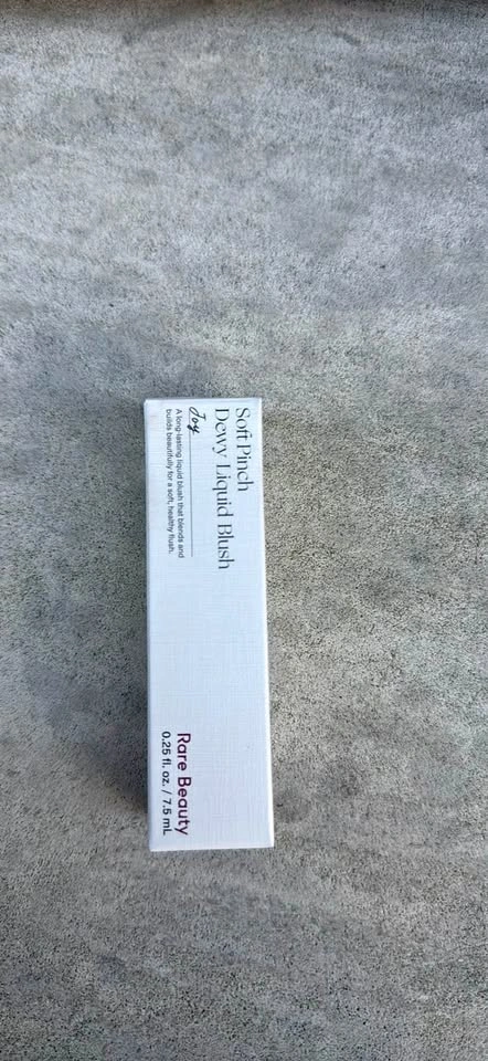 Rare Beauty Soft Pinch Dewy Liquid Blush - Joy