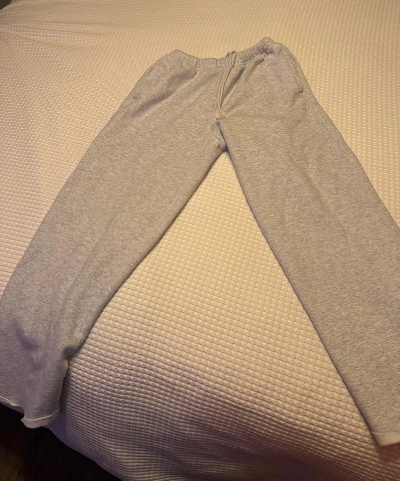 SKIMS Straight-Leg Sweatpants - Light Heather Gray (Size M) - photo 2
