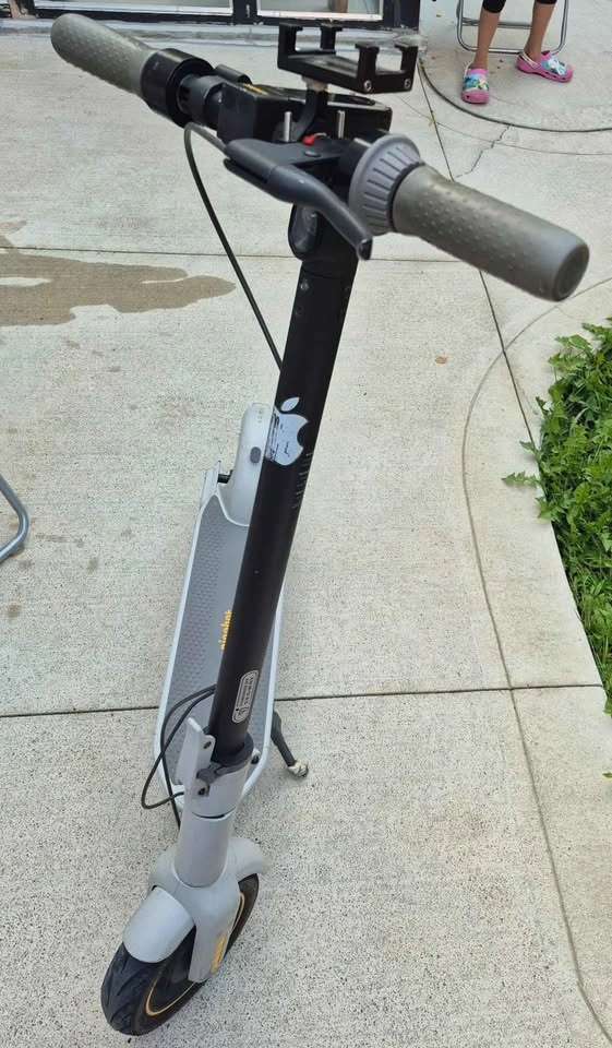 Segway Ninebot G30LP Electric Scooter - photo 2