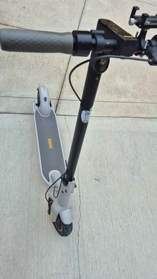 Segway Ninebot G30LP Electric Scooter - photo 3