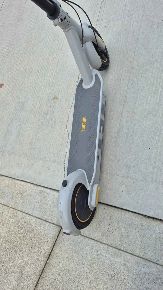 Segway Ninebot G30LP Electric Scooter - photo 4