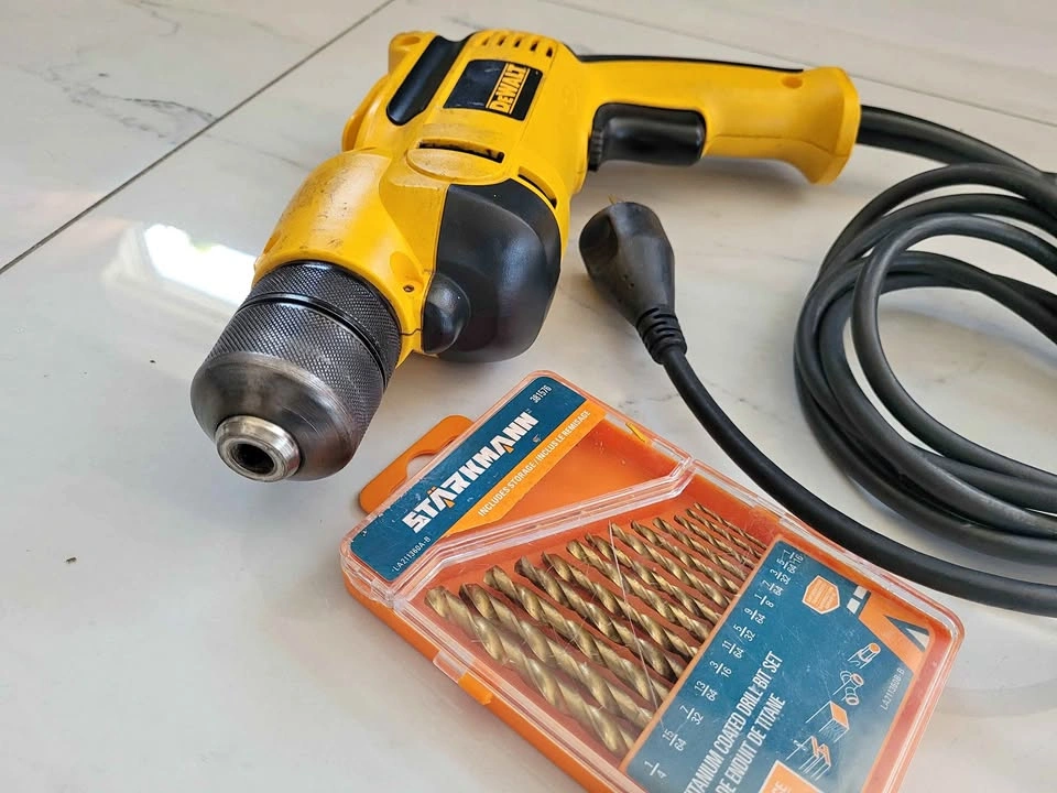 DEWALT 3/8" Heavy Duty VSR Pistol Grip Keyless Chuck Drill