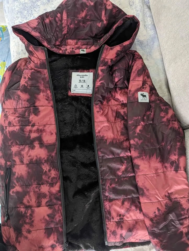 In Excellent condition, boys puffer jacket. - photo 2