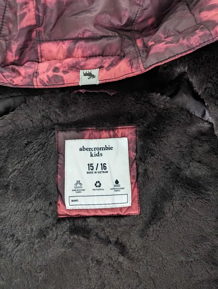 In Excellent condition, boys puffer jacket. - photo 3