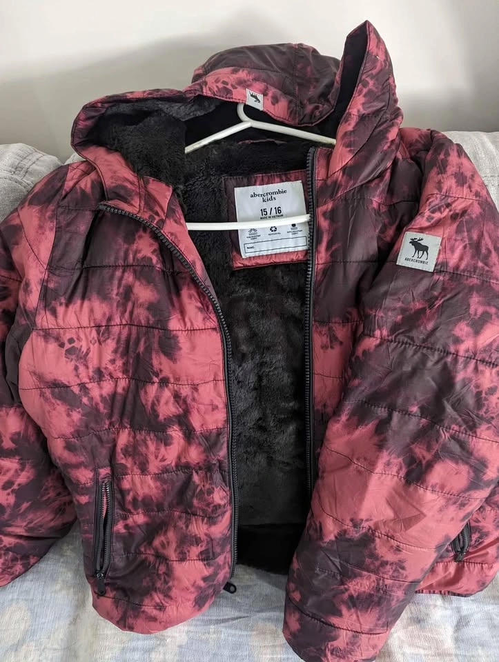 In Excellent condition, boys puffer jacket. - photo 4