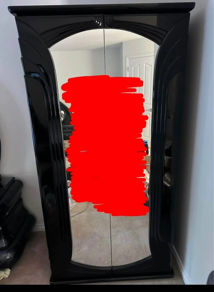 Beautiful matching black bedroom set - photo 5