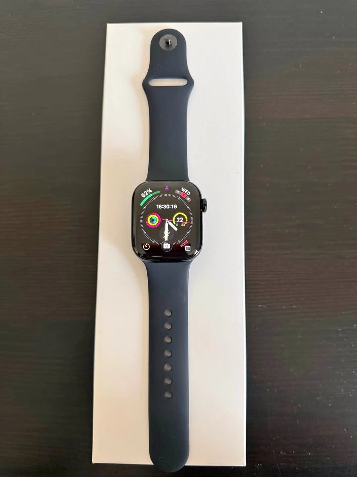 Apple Watch Series 11 42mm Jet Black